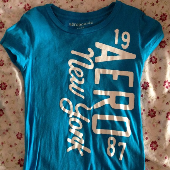 Cute Aeropostale Shirt❤👍