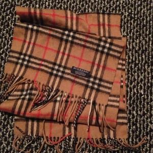 Burberry winter scarf