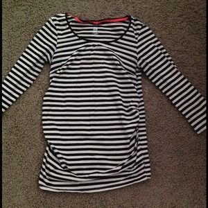 *SOLD* H&M mama maternity top