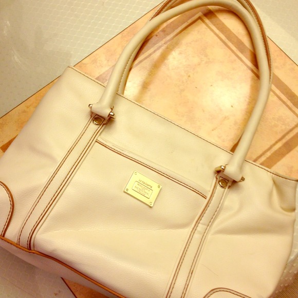 Liz Claiborne Cream Handbag