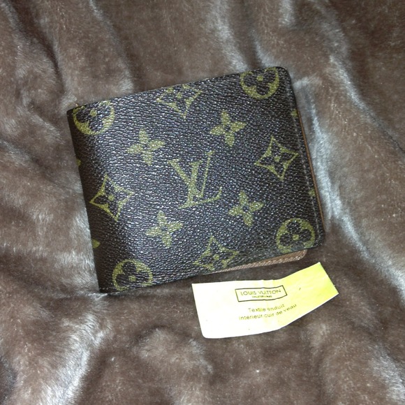 Louis Vuitton Men's bifold wallet with flap