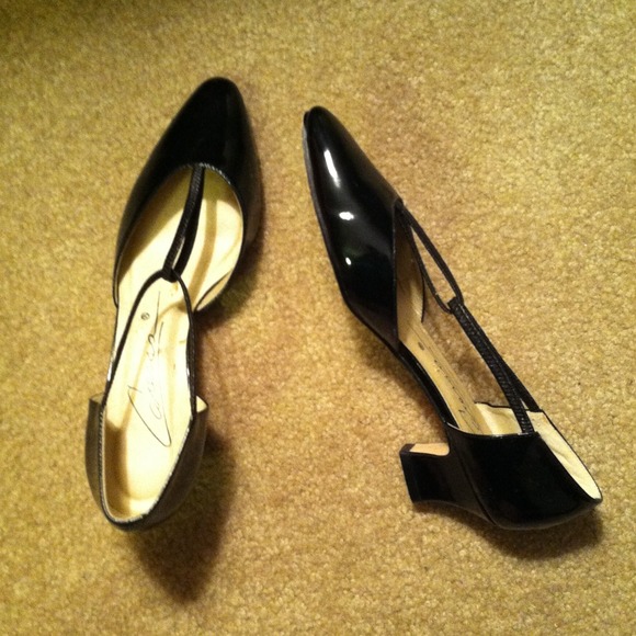 Shoes - Picture 1 of 2