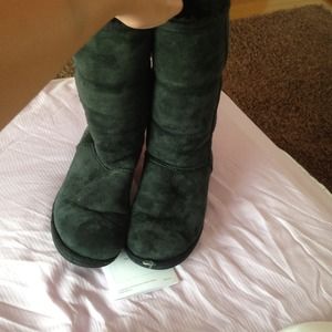 Black tall uggs!