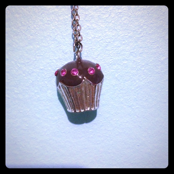 Cupcake necklace! 💕