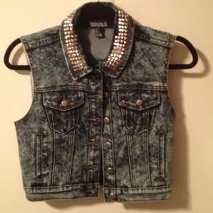 Size Small Acid Wash Studded Vest