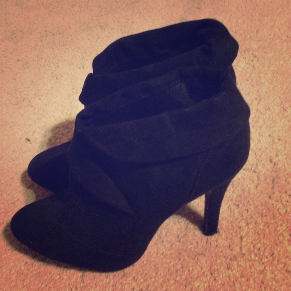 SOLD High heel booties! Perfect for fall!
