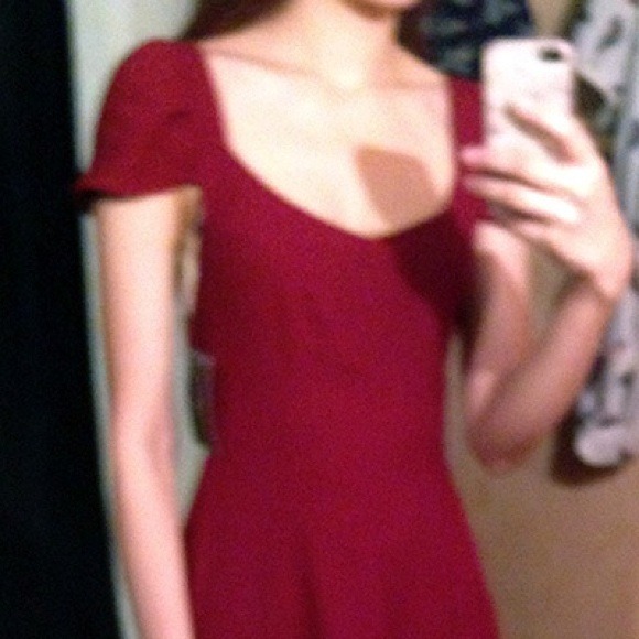 💢SOLD on eBay💢🎉HP🎉The Reformation CHERRY DRESS - Picture 4 of 4