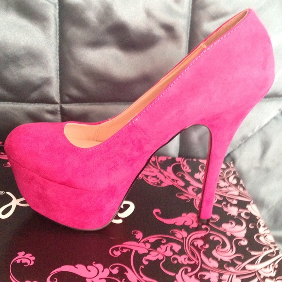 Shoes - 🎀Pretty in pink super cute platform pumps 👠
