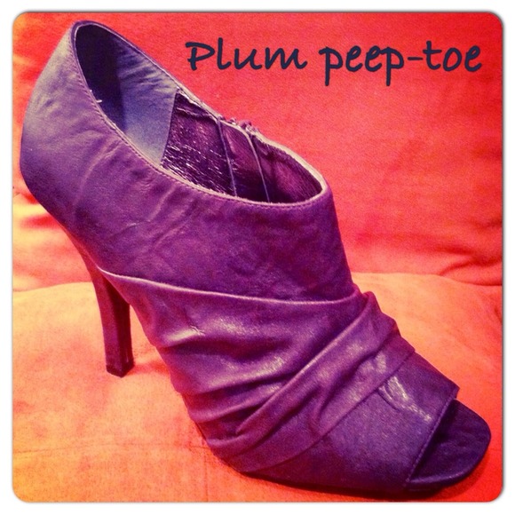 Boots - 🎉HP🎉Charles by Charles David ankle bootie