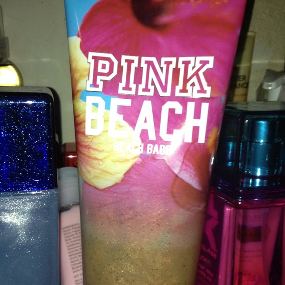VS Pink Beach Babe Scrub