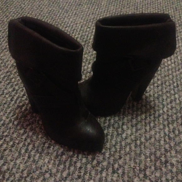 High heeled boots