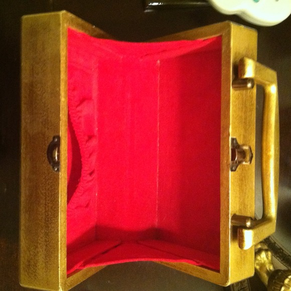 Vintage Box Purse - Picture 2 of 3