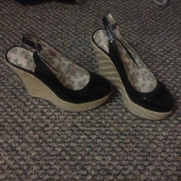 Black closed toes wedges