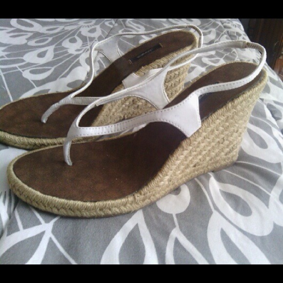 Adorable wedge sandals - Picture 2 of 2