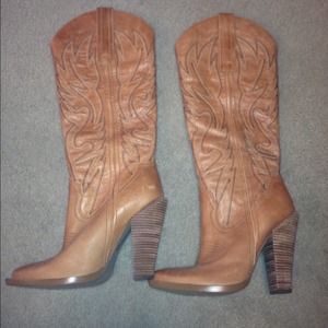 Jessica Simpson Healed Cowboy Boots