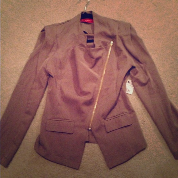 🚫TRADED🚫Akira Red Label Zipper Blazer
