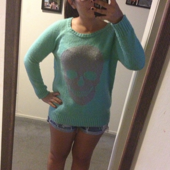 Oversized Mint Sweater - Picture 4 of 4
