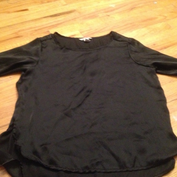 Black 3/4 sleeve shirt