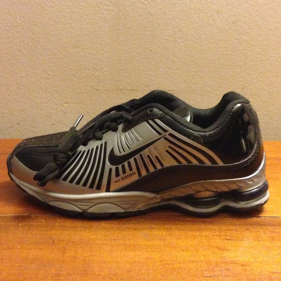 **Sold**Nike Shox Zoom youth size 4