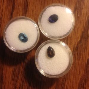 Three stones oval artificial
