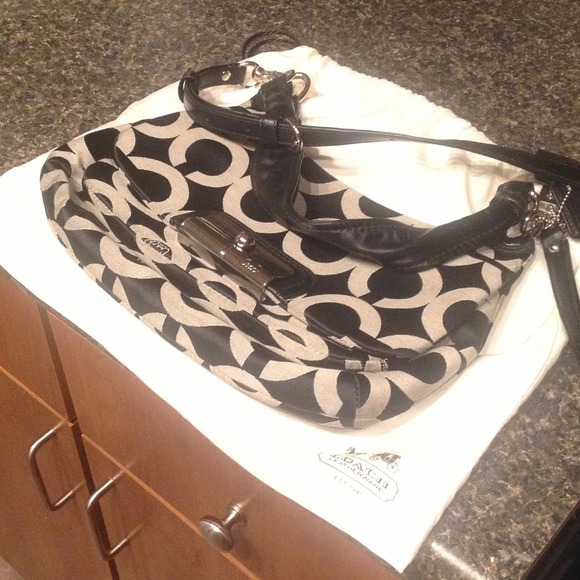 Coach purse - Picture 3 of 4