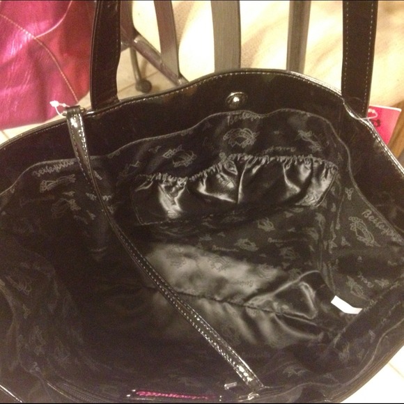 SOLD⁉️MAKE OFFER⁉️Betsey Johnson BIG tote. - Picture 3 of 4