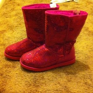 Pink outdoor boots