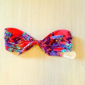 ✨Floral bandeau bikini top