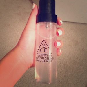 Korean stylenanda moist glossing face oil mist