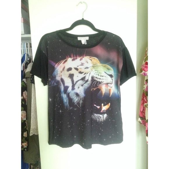 👗SOLD ON VINTED👗 Galaxy Tiger Top