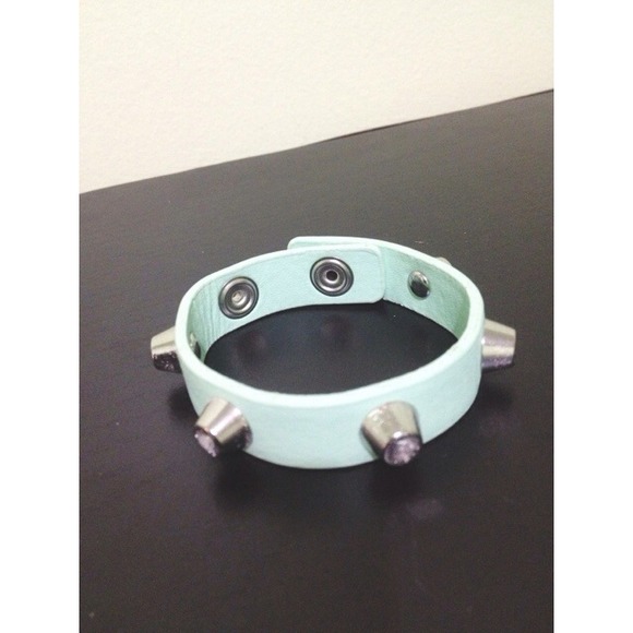 Mint Round Stud Bracelet