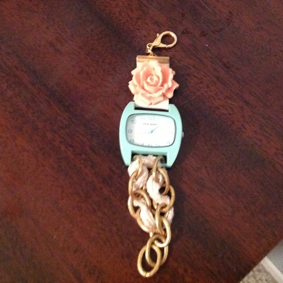 Narmi watch
