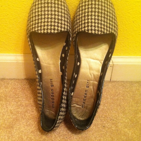 Black & white Madden Girl tuxedo shoes. Size 9. - Picture 1 of 4