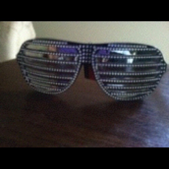 😍These are my favorite pair of shades🎀