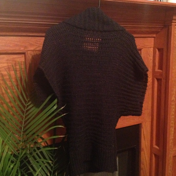 Great sweater top! - Picture 2 of 2