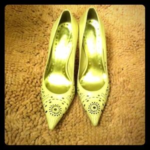 Nude cut out pointed heels