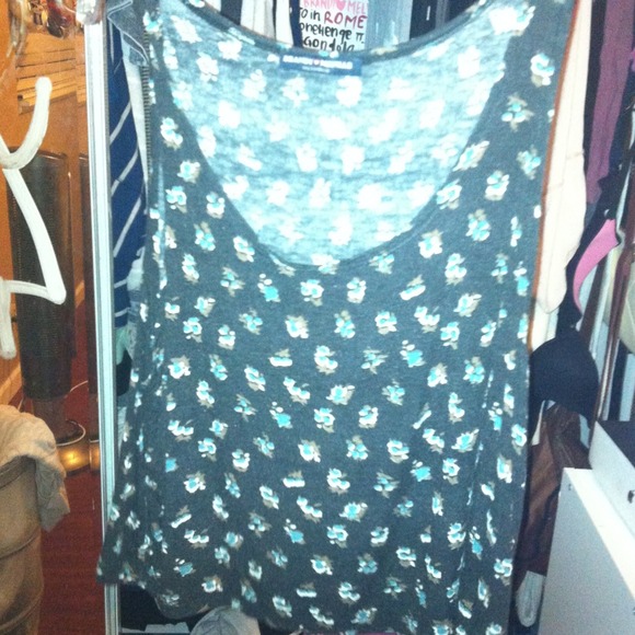 Tank top with some sort of indescribable pattern
