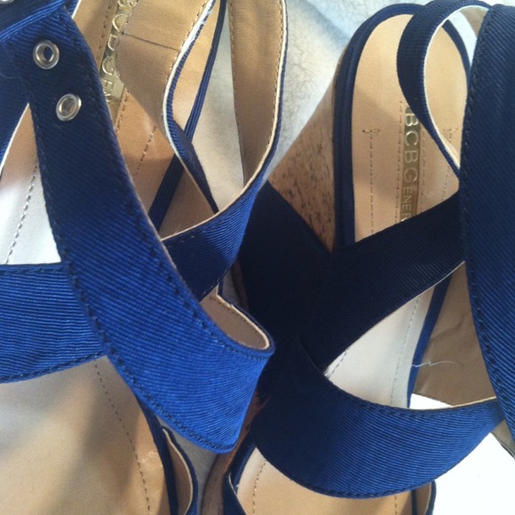 >>SOLD In Bundle!<< BCBGeneration Wedge Heels NWOT - Picture 3 of 4