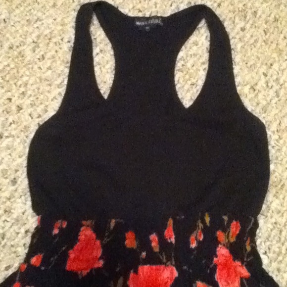 Simple floral sundress - Picture 3 of 3