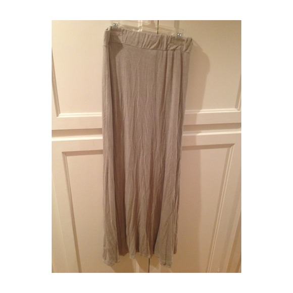 Brandy Melville Dresses & Skirts - Brandy Melville tan maxi skirt