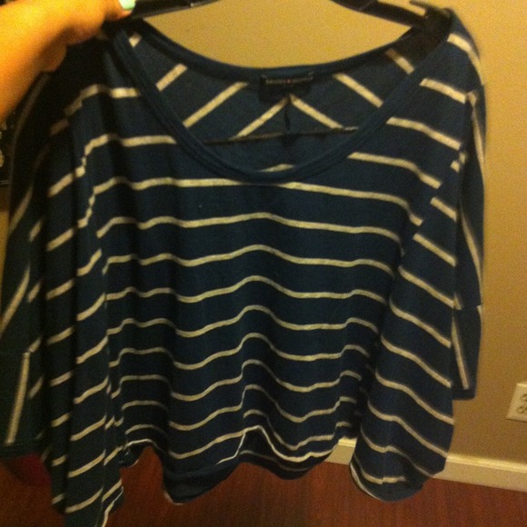 Bat winged striped crop top