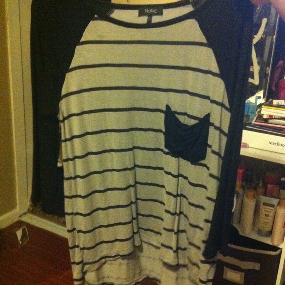 🌻SOLD🌻Striped baseball tee