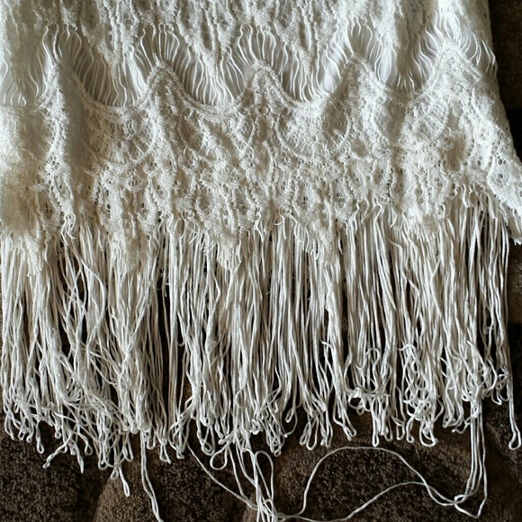 All lace w/fringe tank crop top - Picture 3 of 4