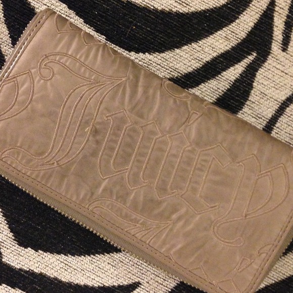 ❗REDUCED ❗Juicy Couture - Picture 2 of 3