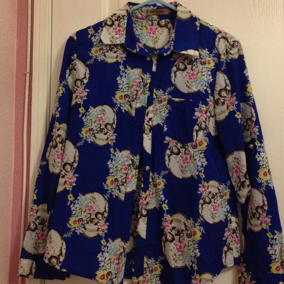 Long sleeve button up skull shirt