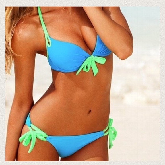 ❌Traded❌Cute blue and lime bathingsuit NWT!