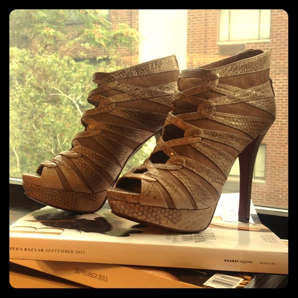 $$$ SALE$$$ Elie tahari bootie - Picture 1 of 3