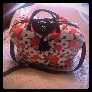 🌹Giant Betsey Johnson Weekender Bag🌹
