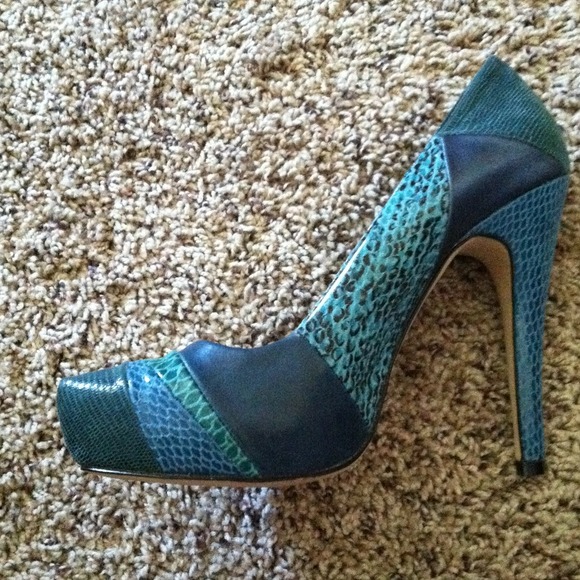 🚫BUNDLED🚫 🎉HP- WEEKEND UNIFORM🎉 New ALDO Heels - Picture 2 of 3