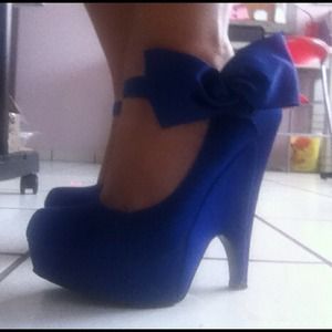 ✨REDUCED PRICE✨Royal blue pumps